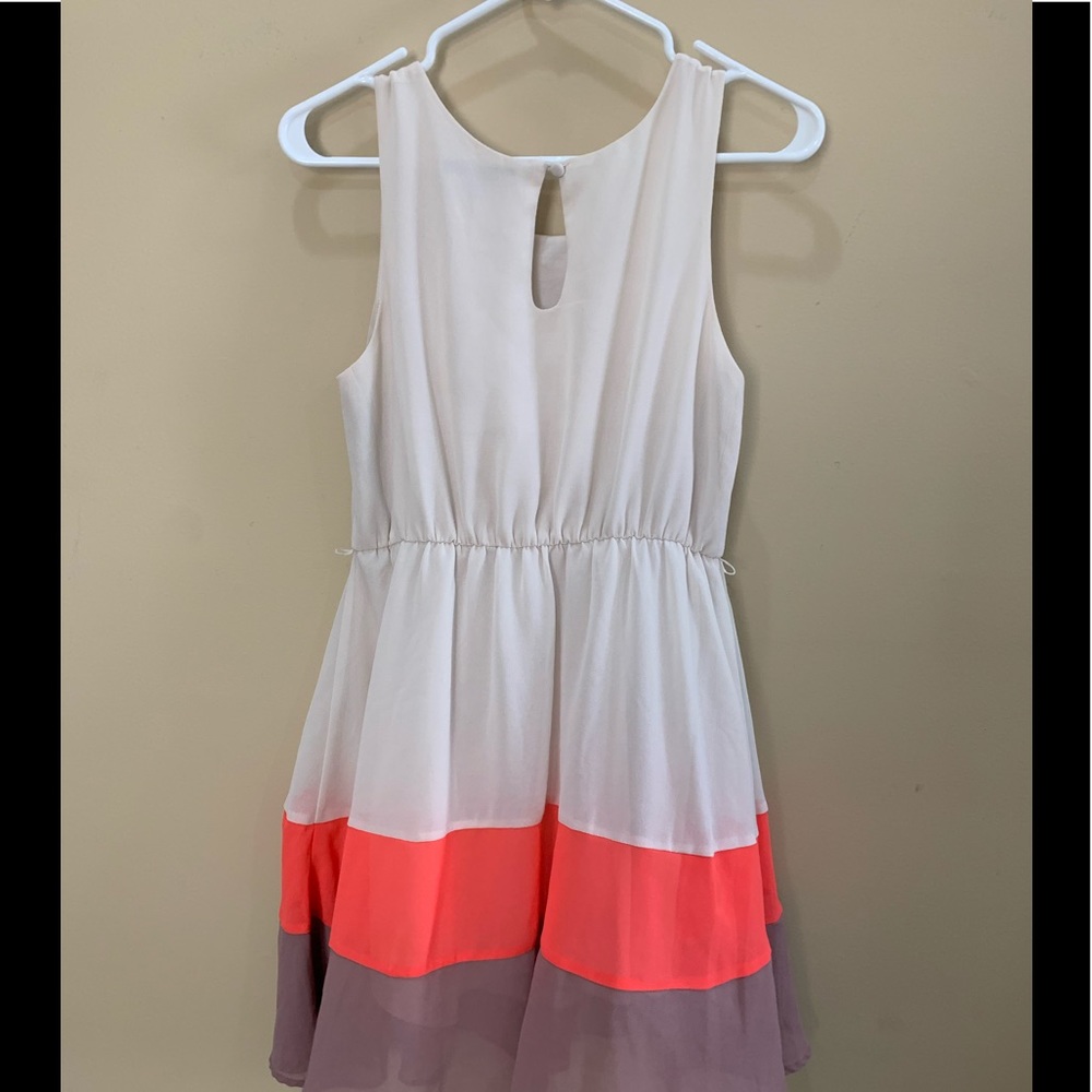 Dress - Medium - Picture 2 of 3